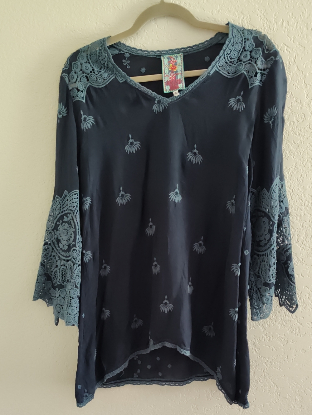 Johnny Was Blue Embroidered Tunic Blouse S Lace-Trim Navy Blue Women's Tunic Top